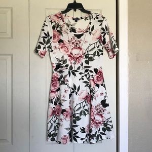 🚫SOLD🚫Floral White Dress with Necklace